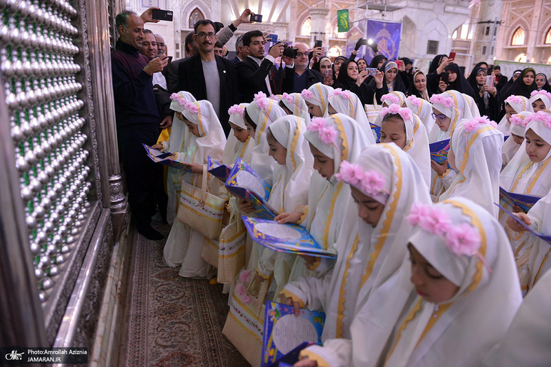 مراسم جشن تکلیف فرزندان کارکنان معاونت آماد و پشتیبانی سپاه در حرم مطهر امام خمینی(س)