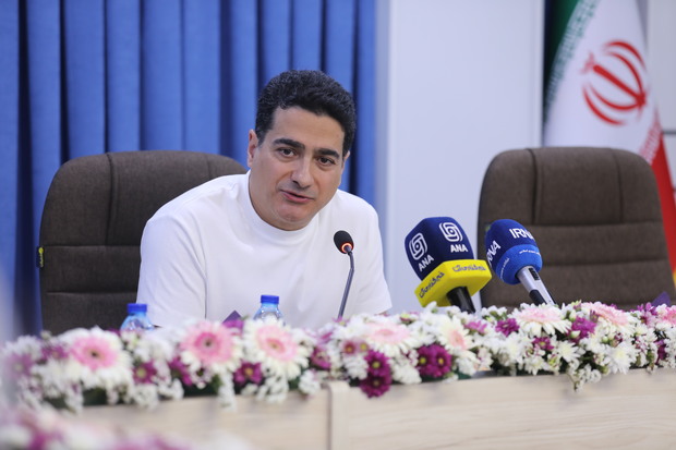 برگزاری بزرگترین کنسرت مردمی تاریخ موسیقی ایران با حضور همایون شجریان در میدان آزادی/ همایون شجریان: بانک صادرات ایران همراه ما در کنار مردم ایستاده است