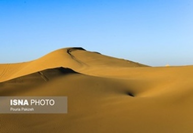 کویر مرنجاب باز هم خبرساز شد جست‌وجو برای گردشگر گم‌شده