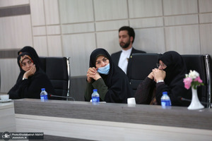 نشست صمیمانه اعضا هیات علمی پژوهشکده امام خمینی و انقلاب اسلامی با تولیت  معزز به مناسبت روز معلم