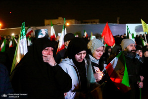 تجمع مردمی در میدان انقلاب اسلامی تهران