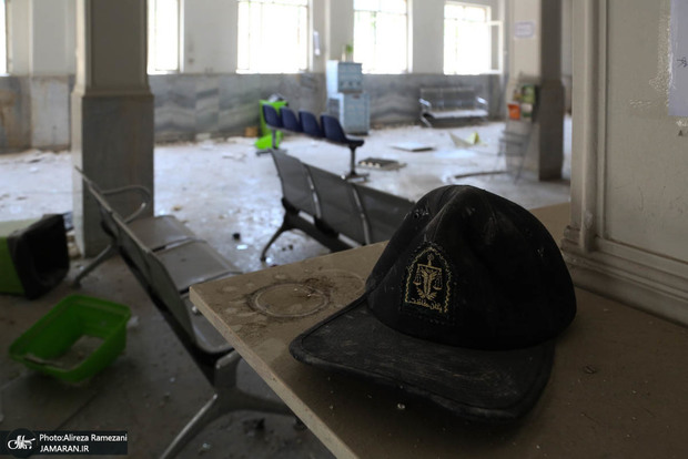 اولین فیلم زندان اوین دقایقی پس از حمله / از گودال عمیق در اتاق سربازان وظیفه تا روایت‌ یک شاهد عینی از بدن‌های سوخته زیر آوار