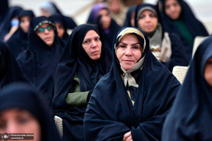 رزمایش کمک مومنانه با اهدای ۳۰۰ دستگاه ویلچر به بهزیستی در حرم امام  خمینی (س)