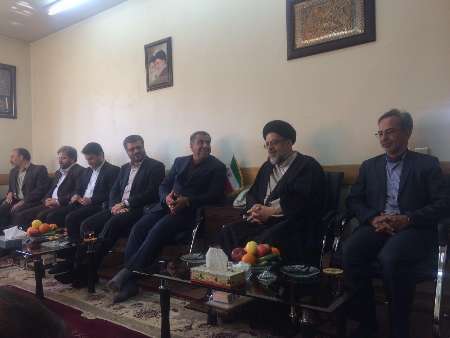 فرماندار و مدیران شهرستان ری با امام جمعه شهرری دیدار کردند