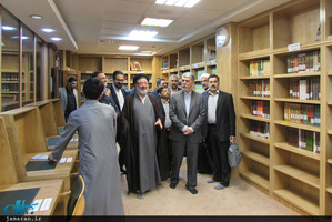 دیدار وزیر فرهنگ و ارشاد اسلامی از بیت امام در نجف