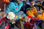 نجات معجزه آسای یک نفر در ترکیه بعد از 201 ساعت از وقوع زلزله