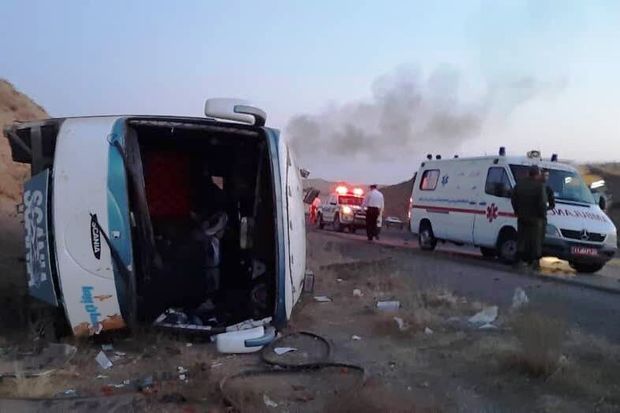 واژگونی اتوبوس در  تبریز ۲۲ مصدوم بر جا گذاشت
