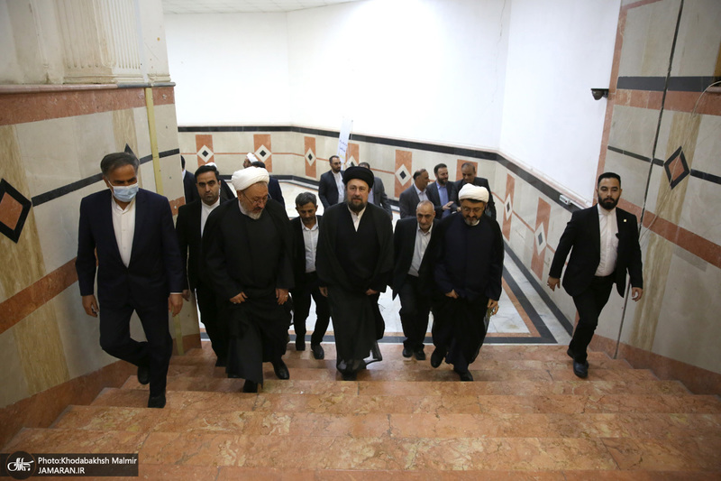 بازدید آیت الله نور مفید از نمایشگاه وکلای شرعی امام خمینی (س)