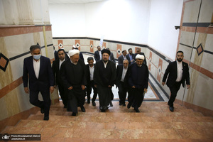 بازدید آیت الله نور مفید از نمایشگاه وکلای شرعی امام خمینی (س)