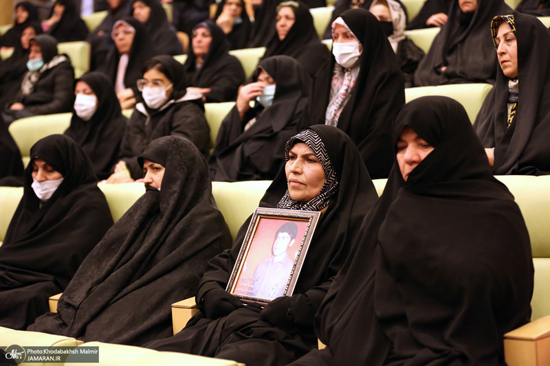 تجلیل از خانواده معظم شهدای خمین در بیت تاریخی امام خمینی