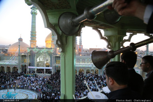  مراسم نقاره زنی در حرم مطهر کریمه اهل بیت(ع) 