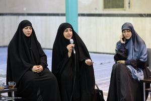 دیدار جمعی از خواهران نخبه عراقی با دکتر فاطمه طباطبایی در جماران