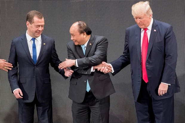 ترامپ به مدودف: مراقب حرف‌هایت باش!