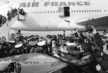 روایت سید محمود دعایی از قاطعیت حاج احمدآقا به هنگام فرود هواپیمای امام 