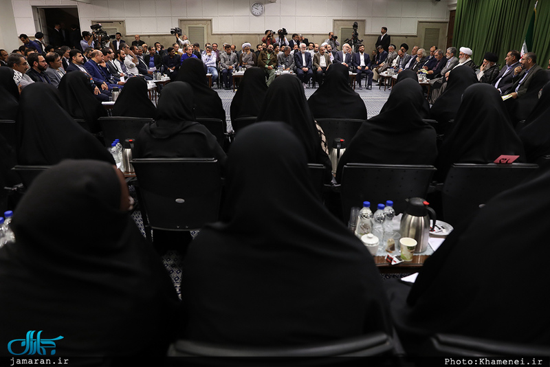 دیدار جمعی از شاعران و اهالی فرهنگ و ادب با رهبر معظم انقلاب