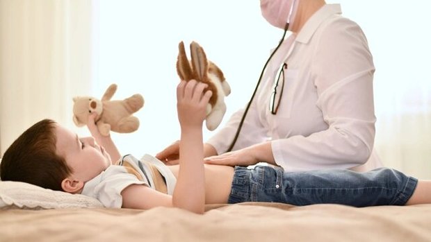 خوراکی‌هایی برای درمان یبوست کودکان