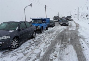 تردد خودروها در ایلام فقط با زنجیر چرخ مجاز است