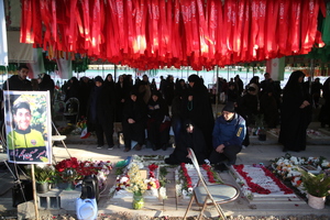 مهمانی لاله ها در قطعه شهدای بهشت زهرا