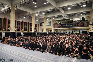 اولین شب مراسم عزاداری حضرت اباعبدالله الحسین (ع) در حسینیه امام خمینی