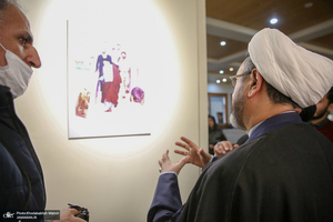 بازدید رئیس موسسه تنظیم و نشر آثار امام خمینی (س) از نمایشگاه عکس «امام دل‌ها‎»  و گذر فرهنگی هفته بر آستان آفتاب