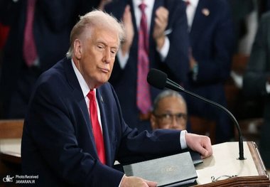 ترامپ: ترجیح من دربرابر ایران، دیپلماسی است/ ایرانیان موشک‌هایی ساخته‌اند که می‌تواند اروپا را هدف قرار دهد و به‌زودی موشک‌هایی خواهند ساخت که می‌تواند آمریکا را هدف قرار دهد!