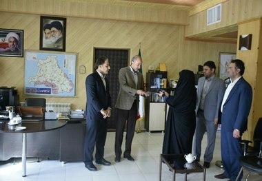 مسئولان در نظام جمهوری اسلامی به مسئولیت به عنوان  تحفه معنوی نگاه می کنند