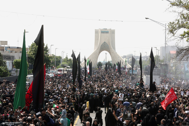 تشییع باشکوه پیکر رئیس جمهوری و یارانش در تهران-8