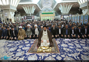 اقامه نماز مغرب و عشا توسط سید حسن خمینی در اولین پنجشنبه سال 1396