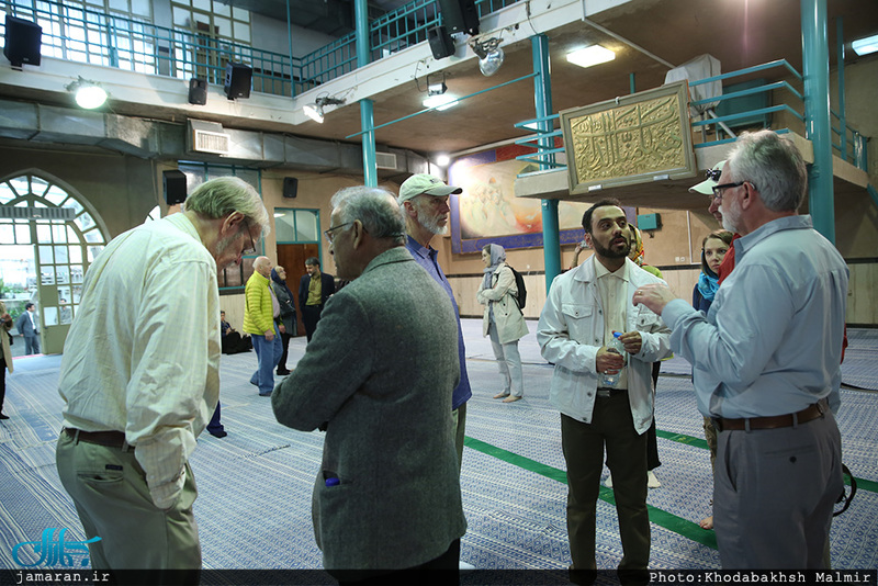بازدید جمعی از گردشگران آمریکایی از بیت امام خمینی در جماران 