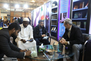 غرفه موسسه تنظیم و نشر آثار امام خمینی (ره) در سی و دومین نمایشگاه بین المللی قرآن کریم