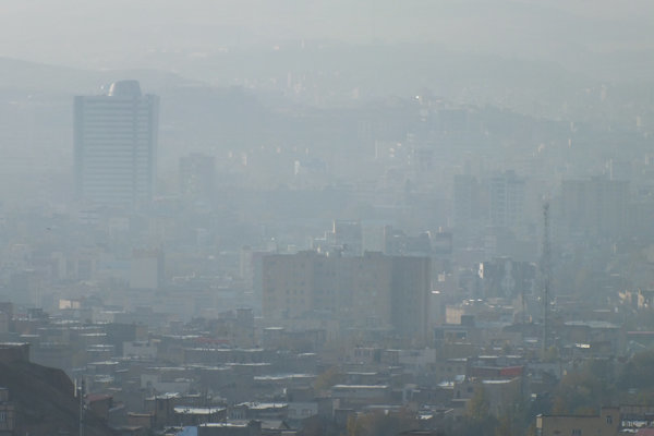 آلودگی هوا برای دومین روز مدارس تبریز را تعطیل کرد