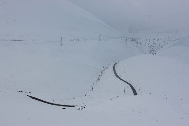 راه روستاهای مسدود شده از برف خلخال بازشد