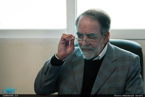 آنهایی که از استعفای روحانی حرف می‌زنند اشتباه می‌کنند