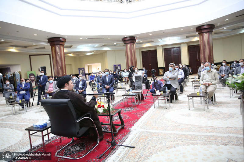  سید حسن خمینی در  مراسم پنجاهمین سال تاسیس بهشت زهرا (س)‌ در حرم امام خمبنی