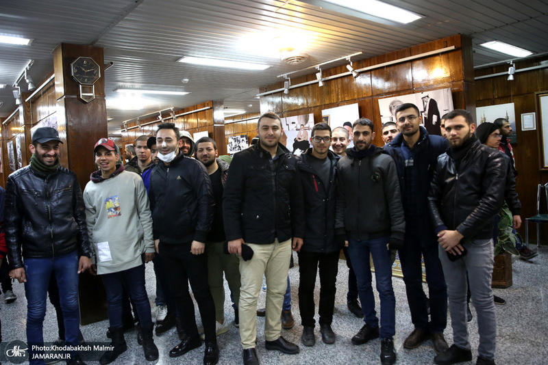 تجدید میثاق دانش آموزان و مردم با امام در حسینیه جماران