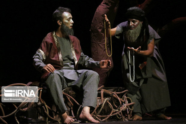نمایش برگزیده جشنواره تئاتر استانی در سمنان به روی صحنه می‌رود