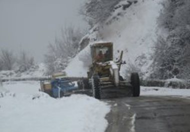 بارش سنگین برف در محورهای مواصلاتی شرق مازندران