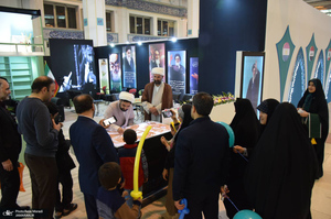 غرفه موسسه تنظیم و نشر آثار امام خمینی (س) در سی و سومین نمایشگاه بین المللی قرآن کریم-1