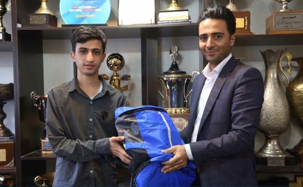 تقدیر باشگاه استقلال از هوادار وفادار +عکس
