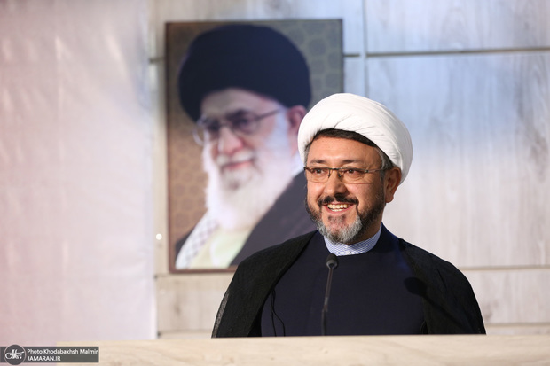 کمساری: در دفاع از امام دچار تردید و لکنت نیستیم/ از بن دندان اعتقاد به حقیقت امام و حقانیت راه امام داریم و از امام دفاع می‌کنیم