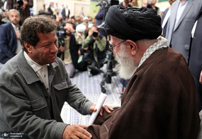 دیدار جمعی از شاعران و اهالی فرهنگ و ادب با رهبر معظم انقلاب