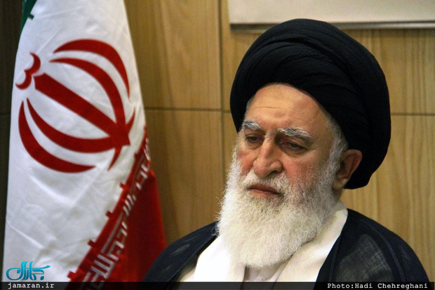 مرجعیت در شیعه، مرجعیت آزاد است/ اینکه دستوری کسی بیایید و بقیه ساکت بشوند نیست/ مردم آزاد هستند از هر کسی که می‌خواهند تقلید کنند