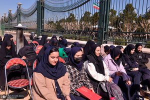 مراسم درختکاری در جوار حرم مطهر امام خمینی (س)