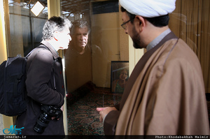 بازدید عکاس مشهور فرانسوی از بیت امام در جماران