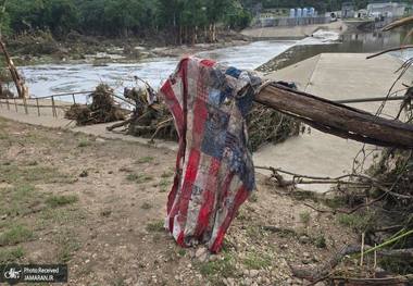 کشته های سیل تگزاس از 100 نفر گذشت + عکس ها