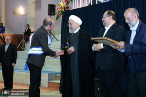 روحانی در جشنواره ملی قدردانی از کارگران