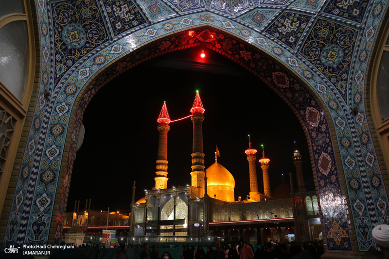 تعویض پرچم حرم کریمه اهل بیت(س) به مناسبت محرم