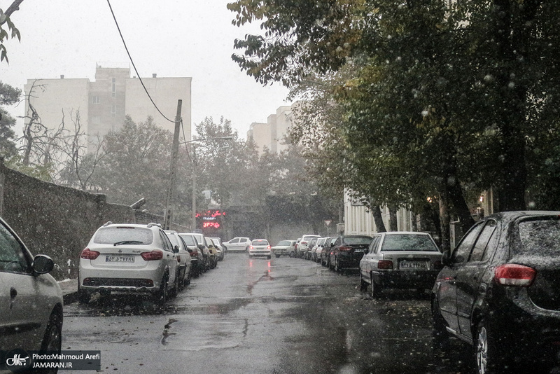 بارش برف پاییزی در برخی نقاط تهران - 25 آبان