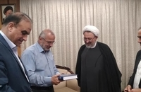 دیدار مدیر نمایندگی موسسه تنظیم و نشر آثار امام خمینی در قم با استاندار قم (6)