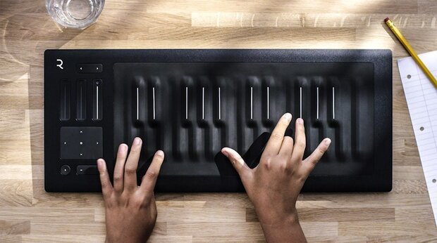 با لمس این کیبورد آهنگ بسازید/ ویدیو
